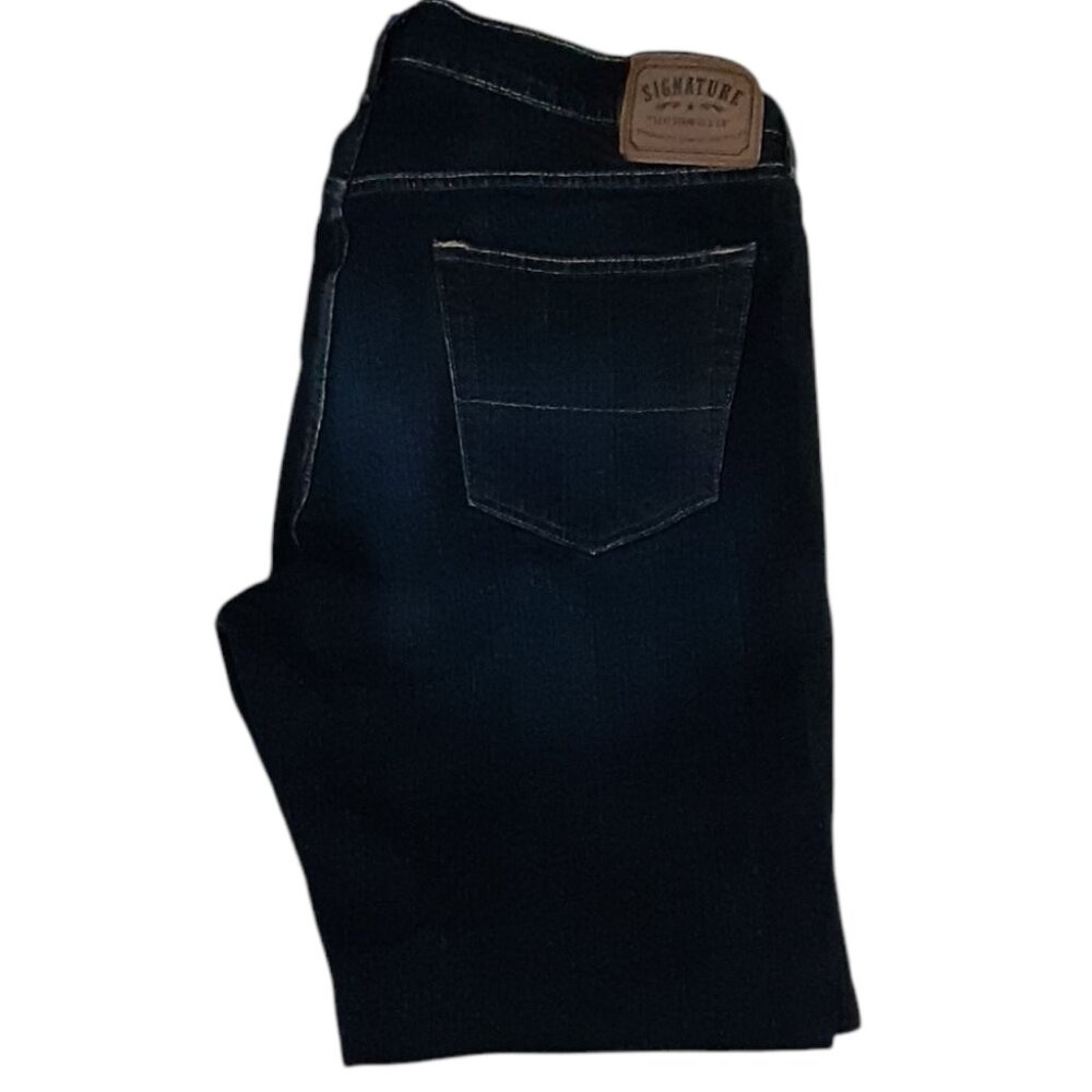 Signature Levi Strauss Jeans Mens 38 x 30.5 (Actual) Straight Leg Dark Wash